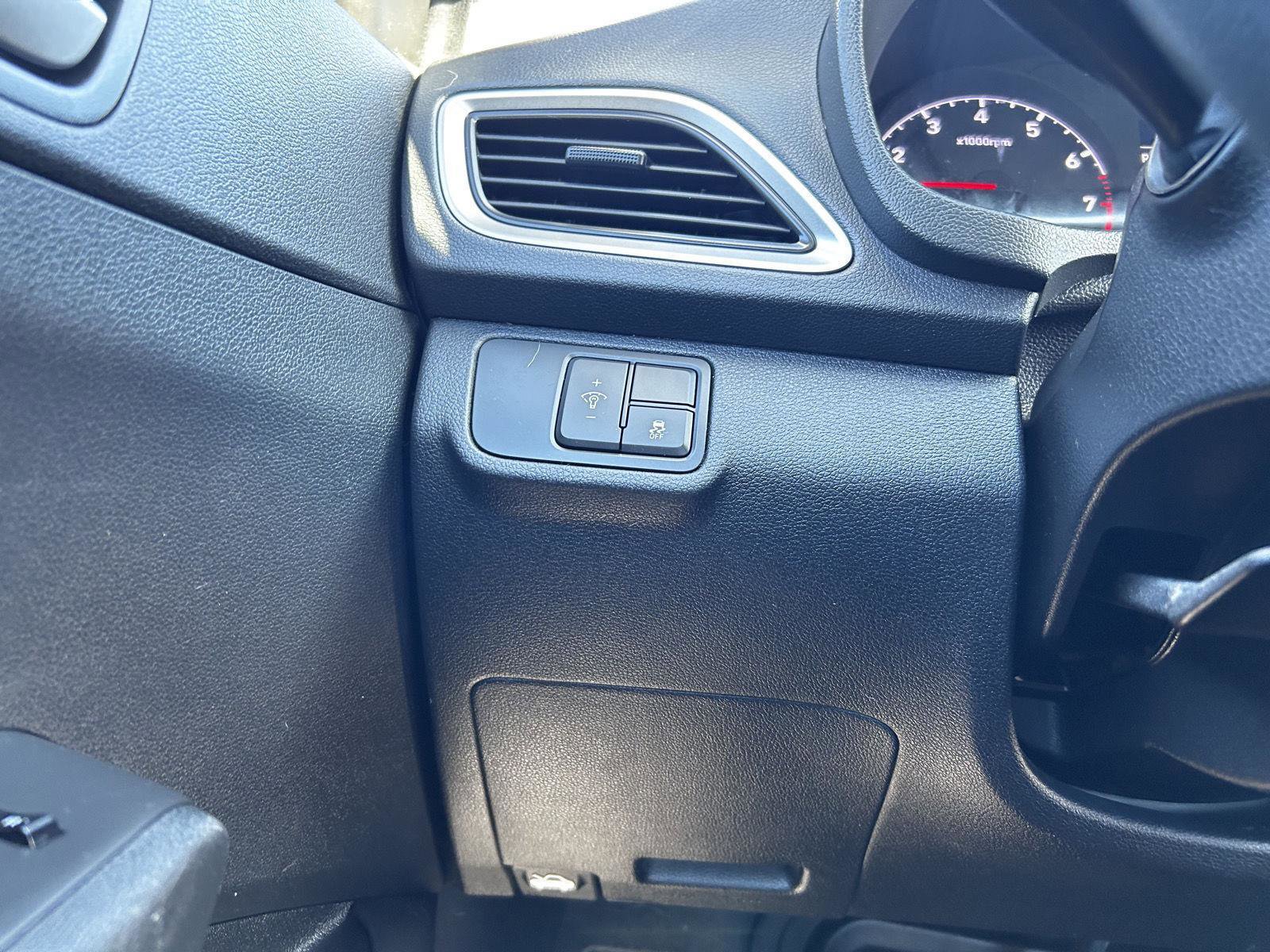 Used 2019 Hyundai Accent SE image 24