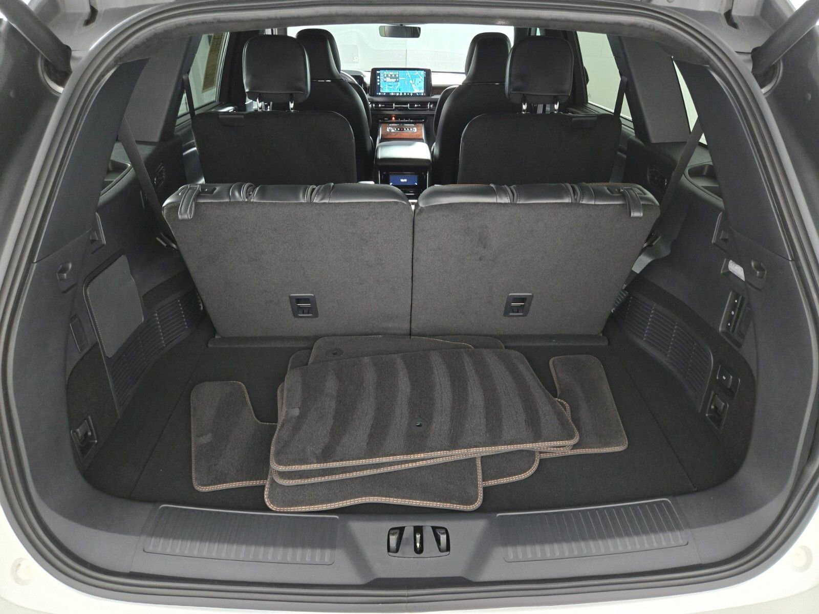 Certified 2025 Lincoln Aviator Black Label image 15