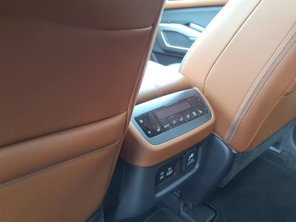 Used 2023 Nissan Pathfinder Platinum w/ Cargo Package AWD/4WD image 22