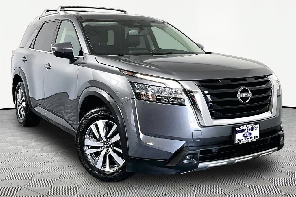 Used 2022 Nissan Pathfinder SL AWD/4WD image 1