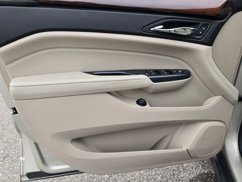 Used 2013 Cadillac SRX Luxury image 17