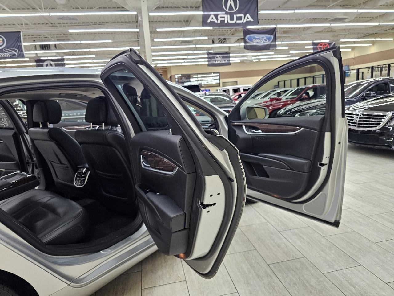 Used 2014 Cadillac XTS Luxury image 14