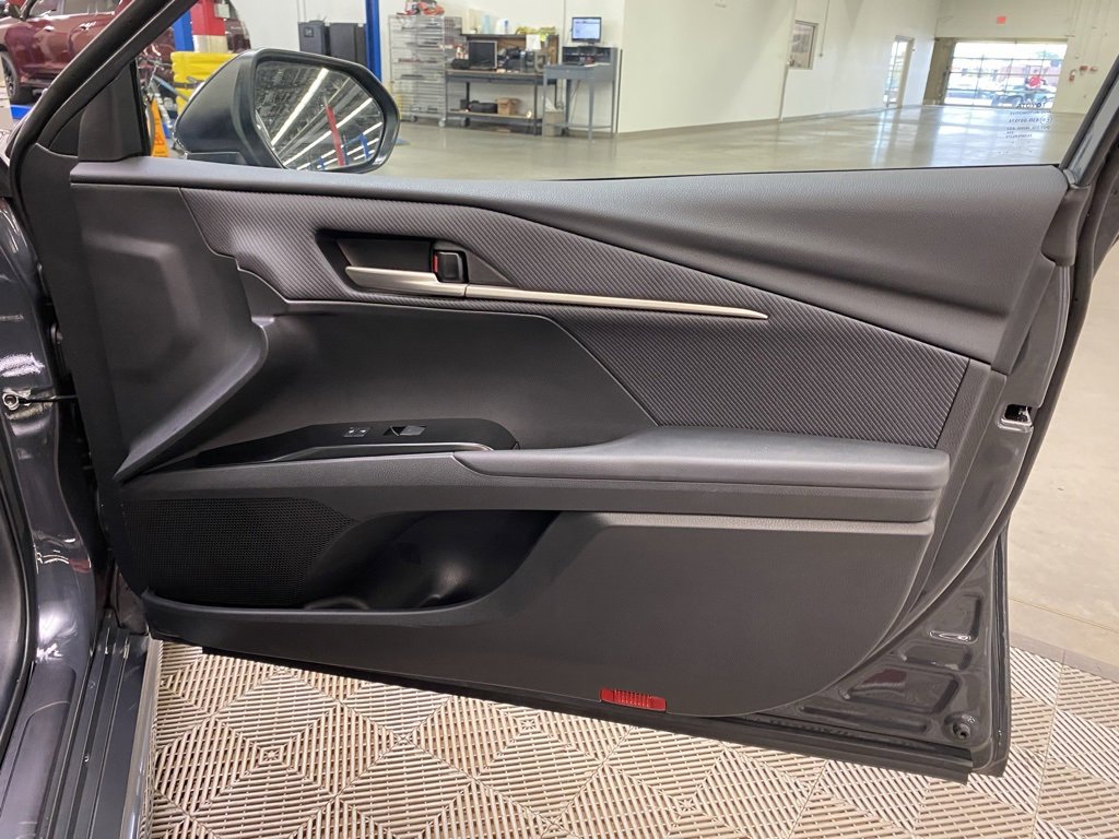 Used 2025 Toyota Camry Hybrid image 19