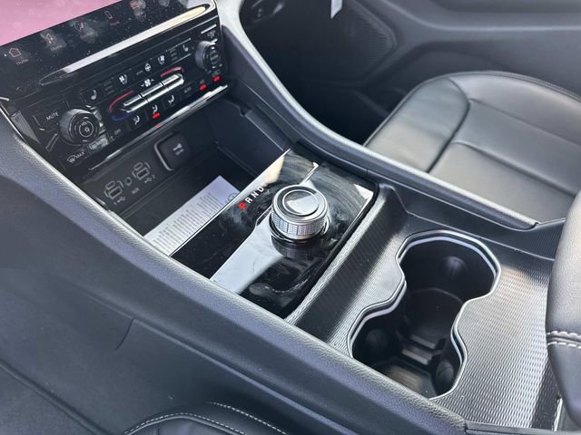 New 2025 Jeep Grand Cherokee L Limited w/ Luxury Tech Group II RWD image 30