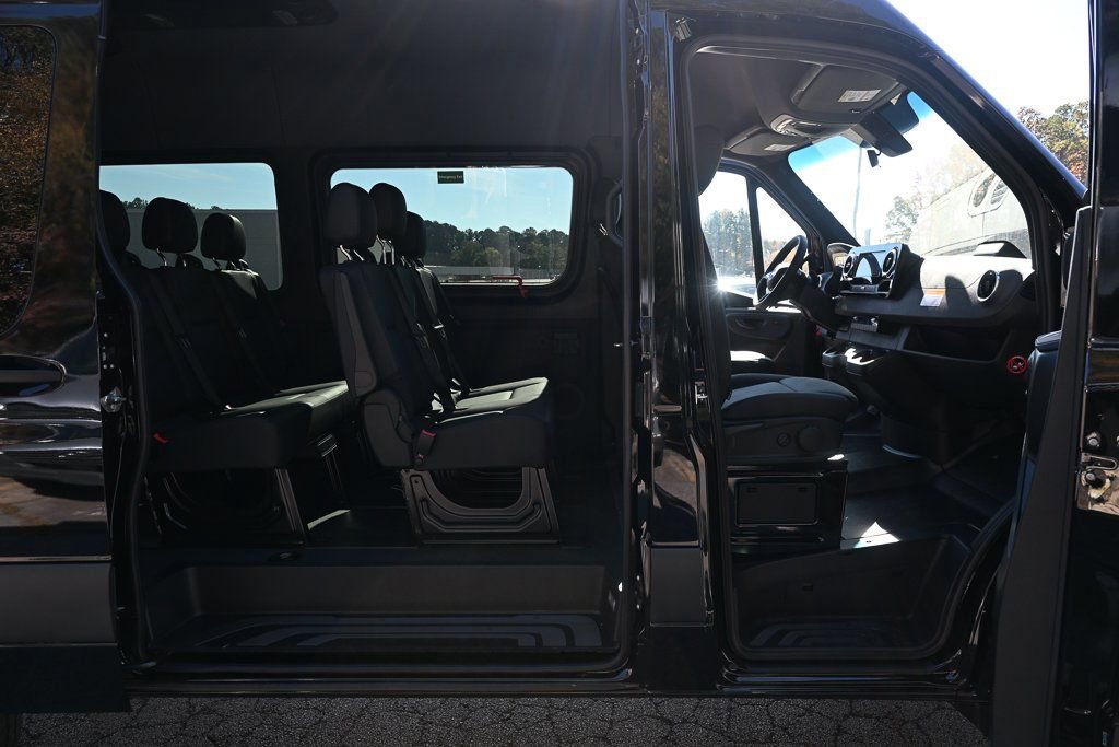 Used 2025 Mercedes-Benz Sprinter 2500 image 21