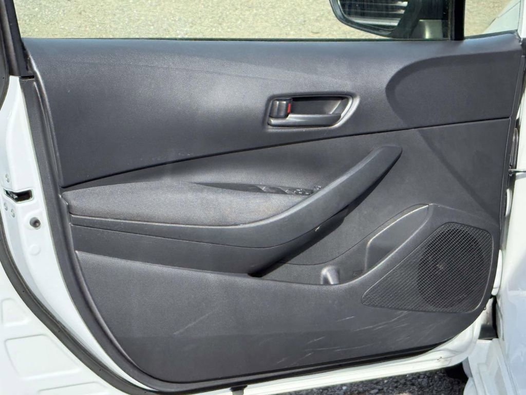 Used 2022 Toyota Corolla LE FWD image 21