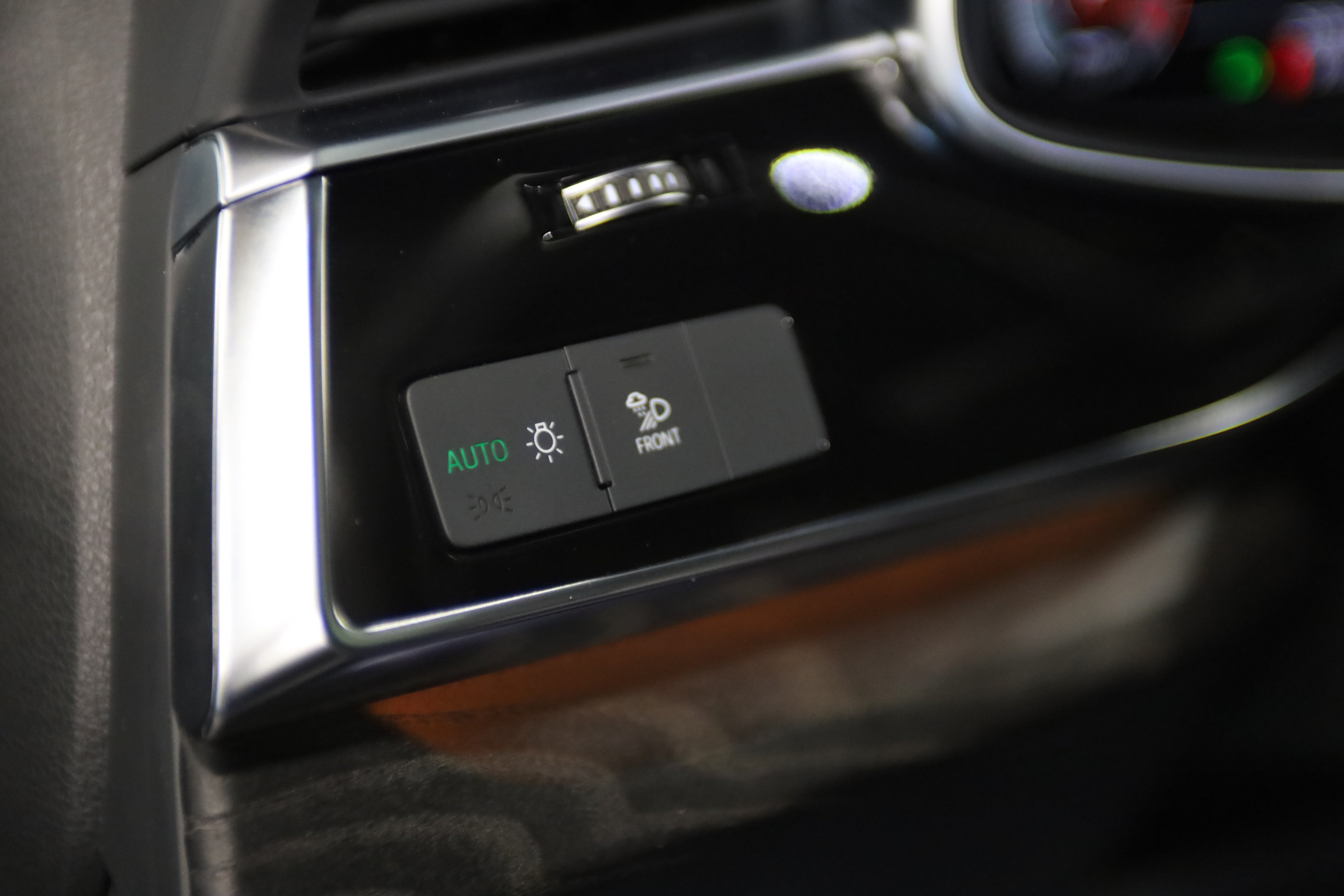 Used 2023 Audi Q8 Premium Plus w/ Premium Plus Package AWD/4WD image 17