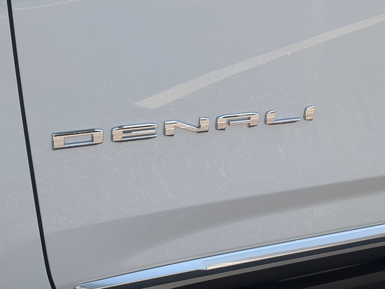 Used 2026 GMC Yukon XL Denali w/ Denali Reserve Package AWD/4WD image 33