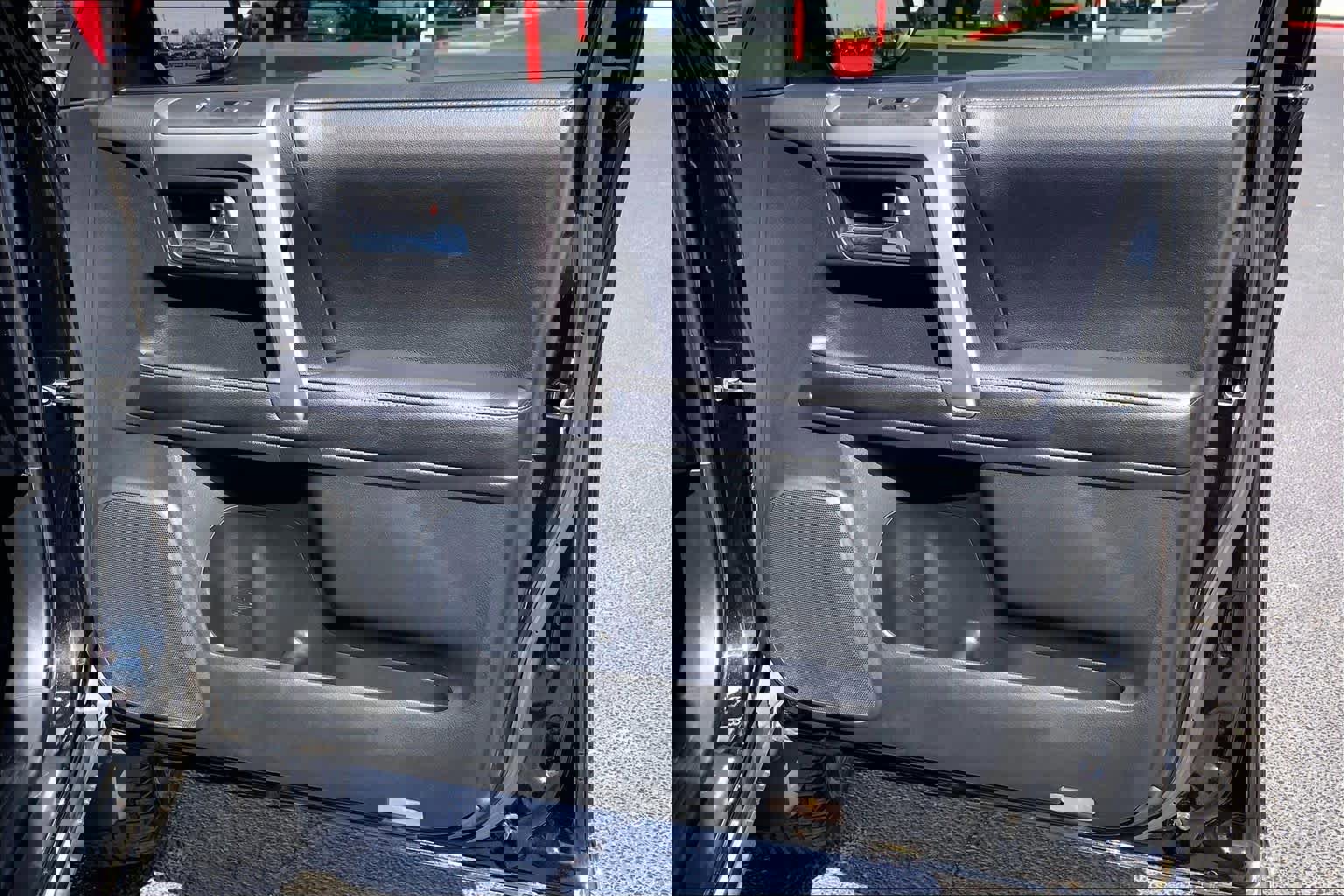 Used 2018 Toyota 4Runner SR5 Premium image 22