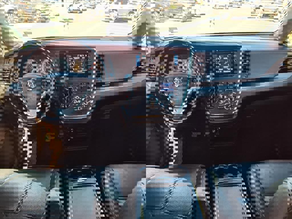 Used 2016 Toyota Sienna L video 2