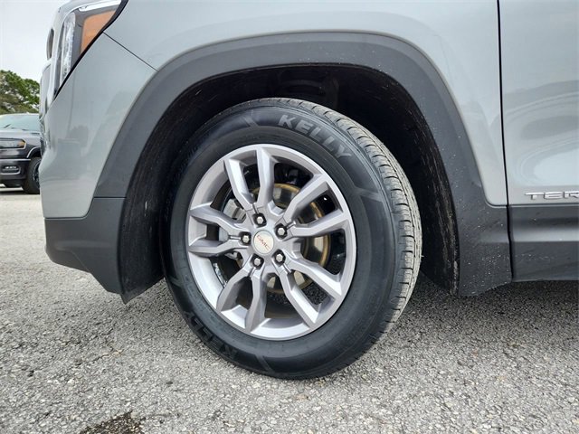 Used 2024 GMC Terrain SLT image 32
