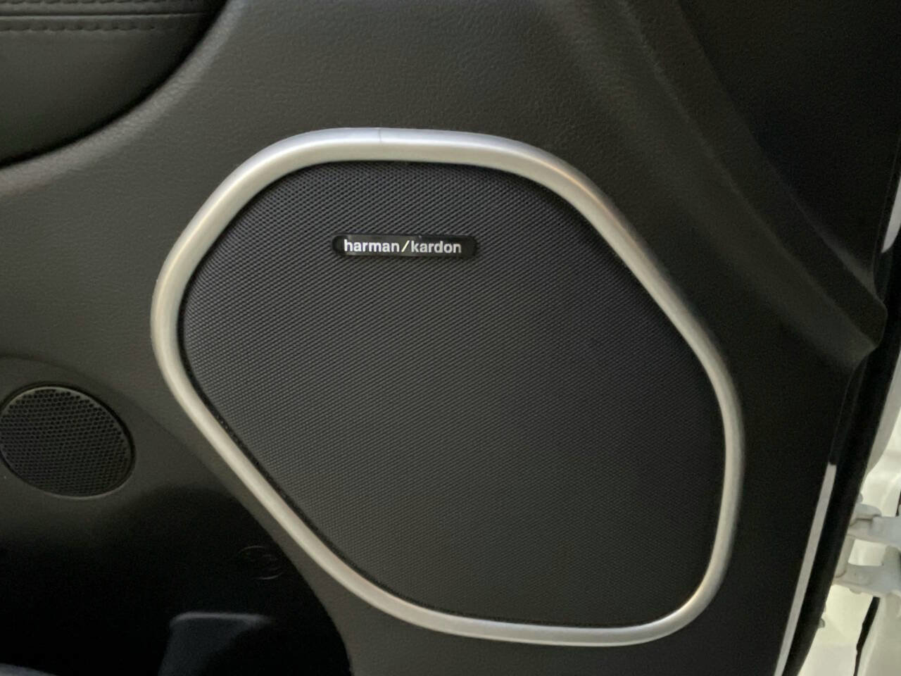 Used 2015 Jeep Grand Cherokee High Altitude image 24