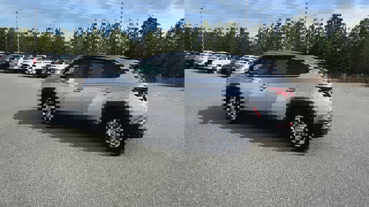 Used 2022 Hyundai Tucson SE image 6