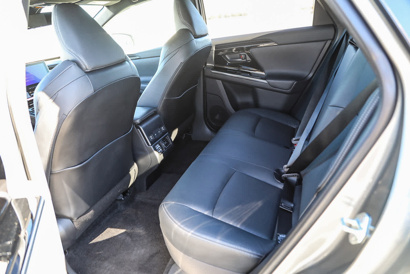 Used 2023 Toyota bZ4X Limited image 18