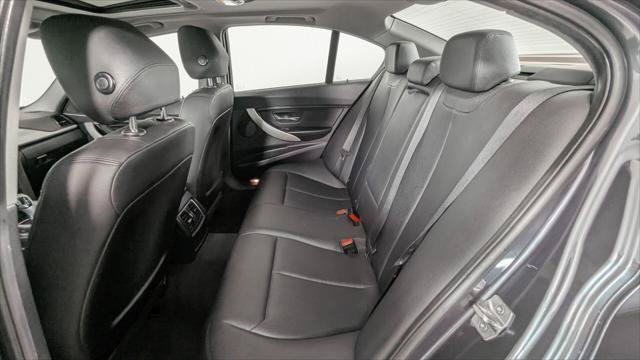 Used 2016 BMW 320i xDrive Sedan AWD/4WD image 18