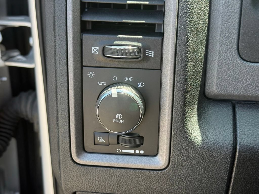 Used 2016 RAM 1500 Express AWD/4WD image 11