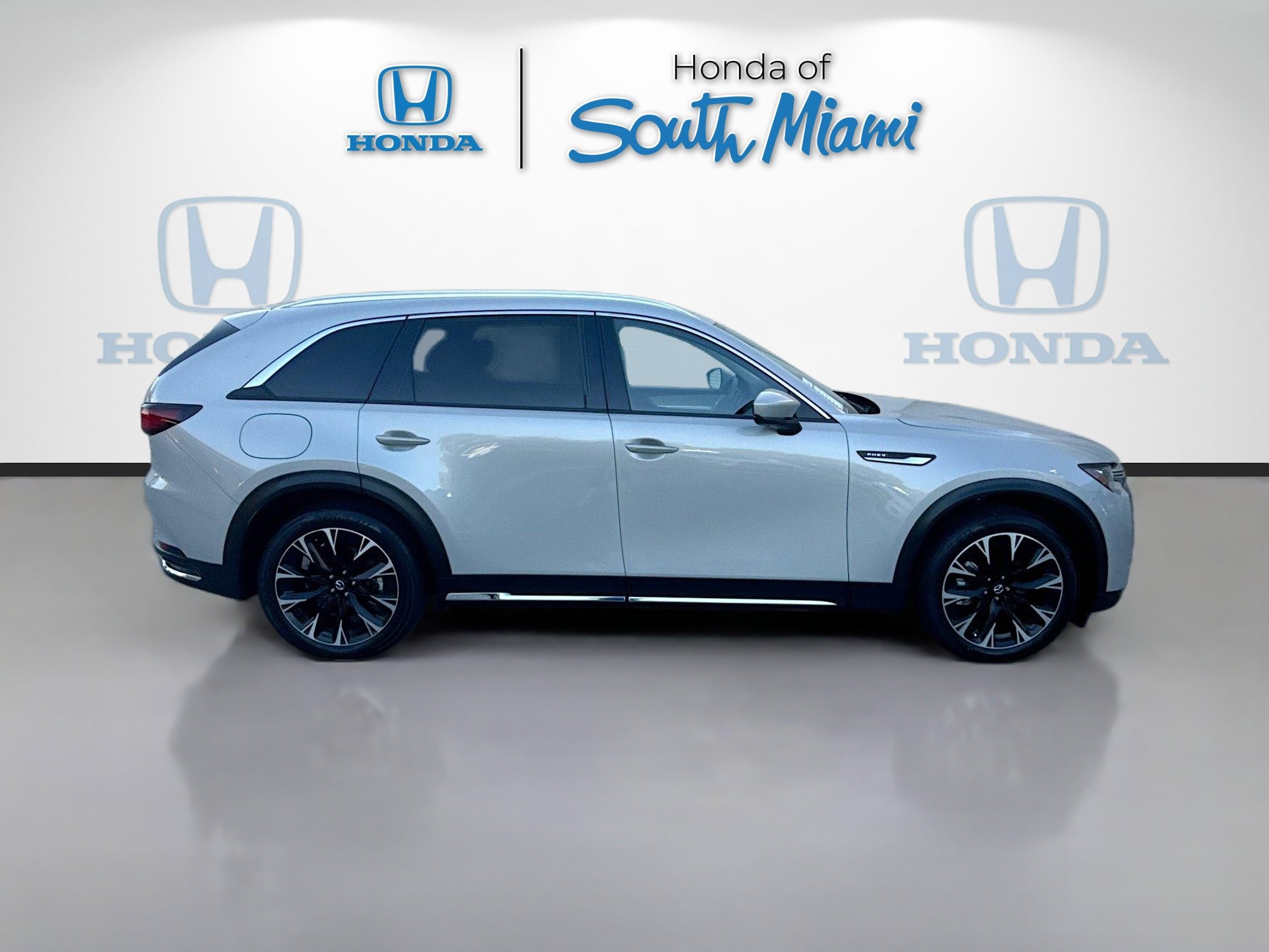 Used 2024 MAZDA CX-90 Plug-In Hybrid w/ Premium Pkg image 8