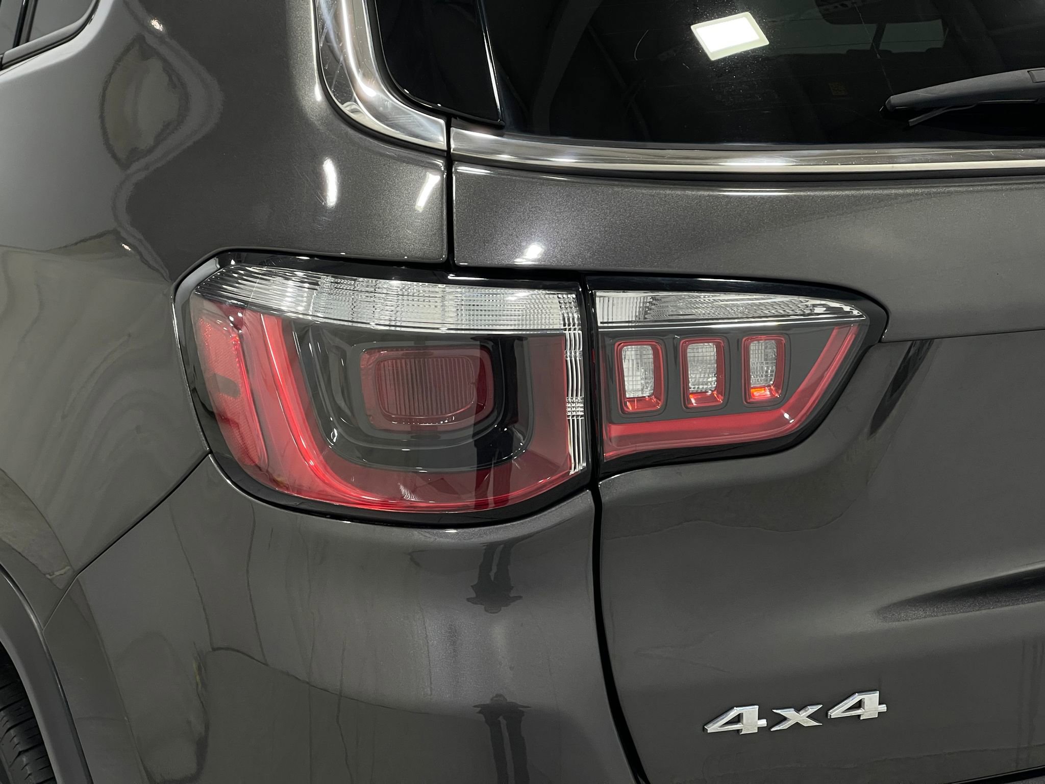 Used 2018 Jeep Compass Limited image 33