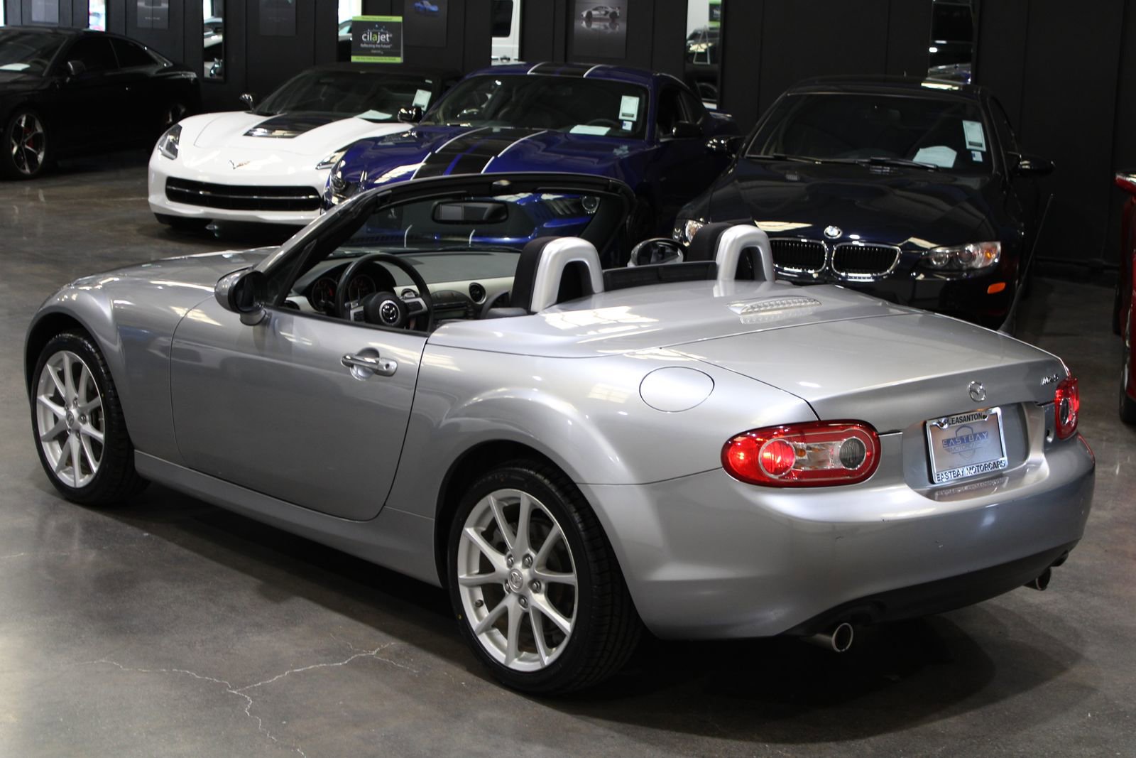 Used 2011 MAZDA MX-5 Miata Touring image 37