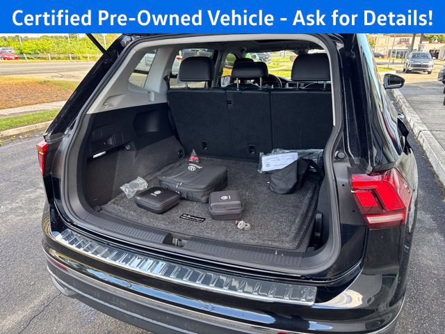Certified 2022 Volkswagen Tiguan SE w/ Panoramic Sunroof Package AWD/4WD image 21