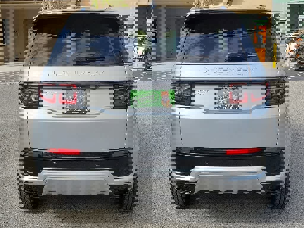 Used 2024 Land Rover Discovery Sport S image 8