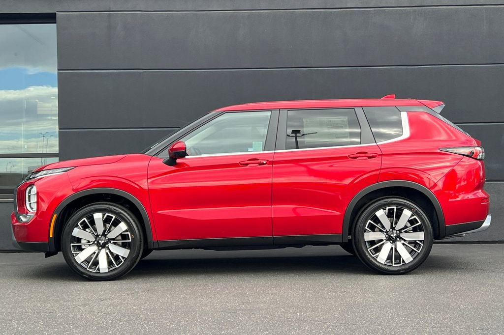 New 2026 Mitsubishi Outlander SE image 8
