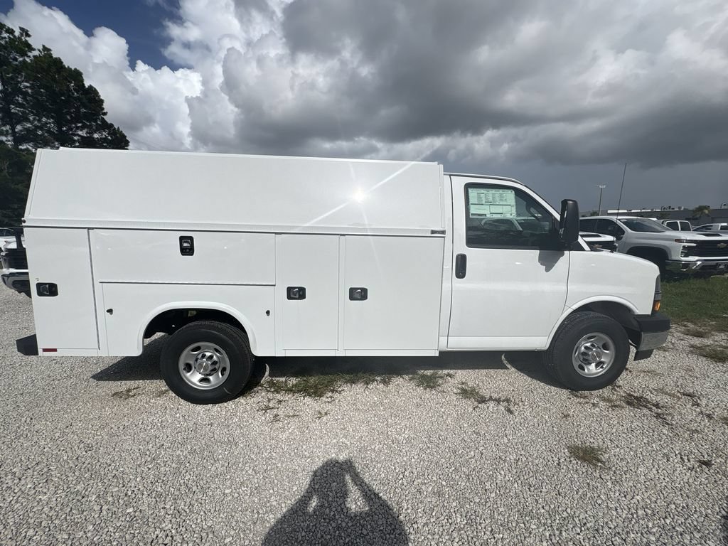 New 2026 Chevrolet Express 3500 w/ Power Convenience Package RWD image 7