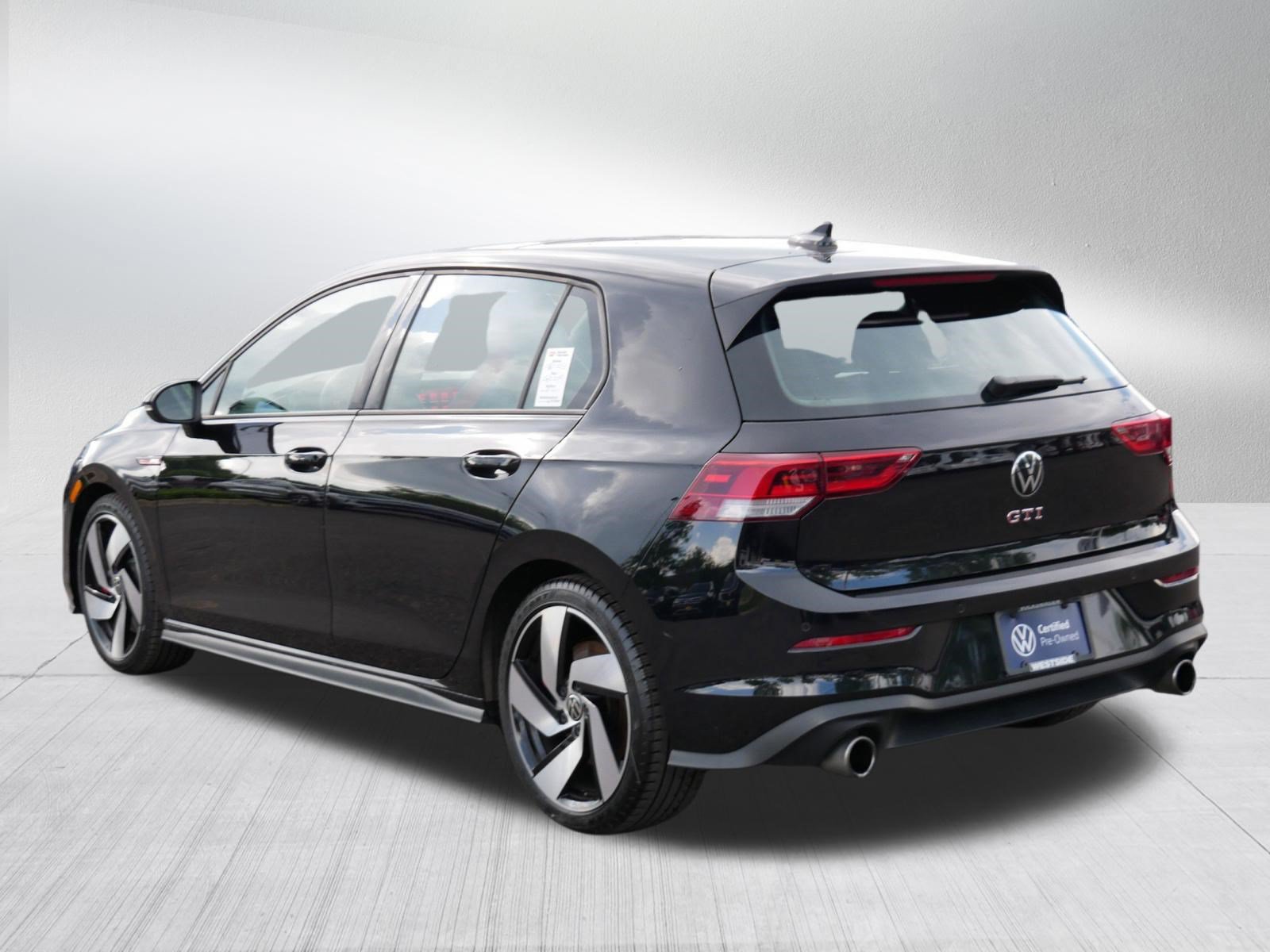 Certified 2022 Volkswagen GTI SE FWD image 5