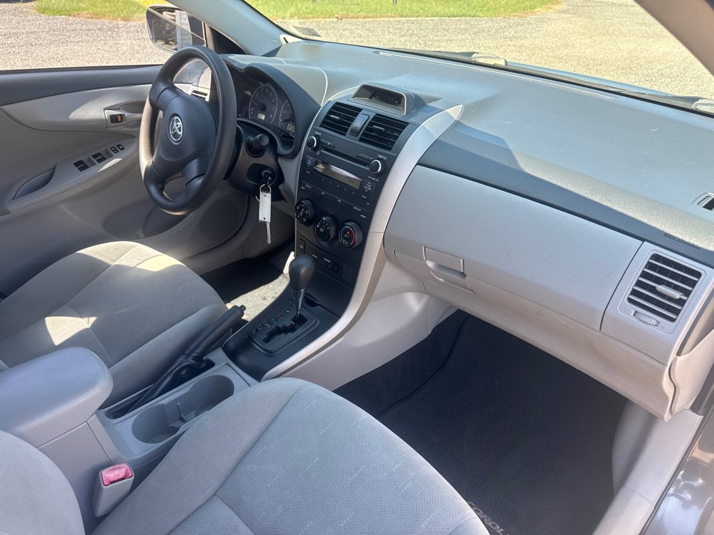 Used 2013 Toyota Corolla L FWD image 19