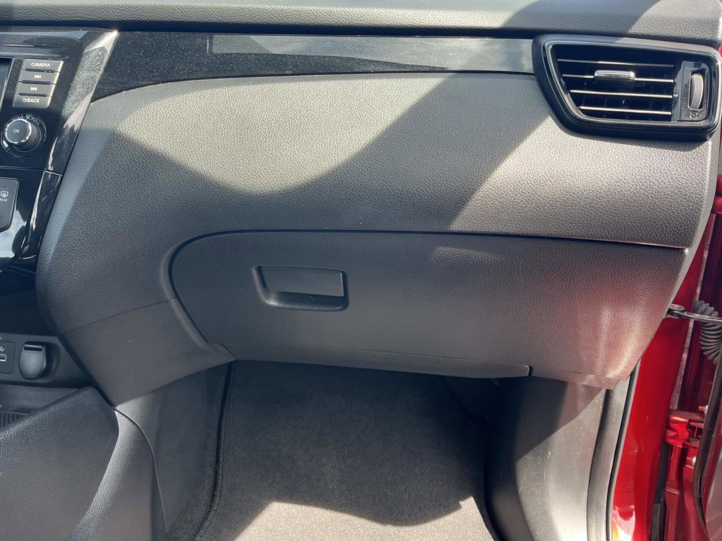 Used 2021 Nissan Rogue Sport SL AWD/4WD image 19