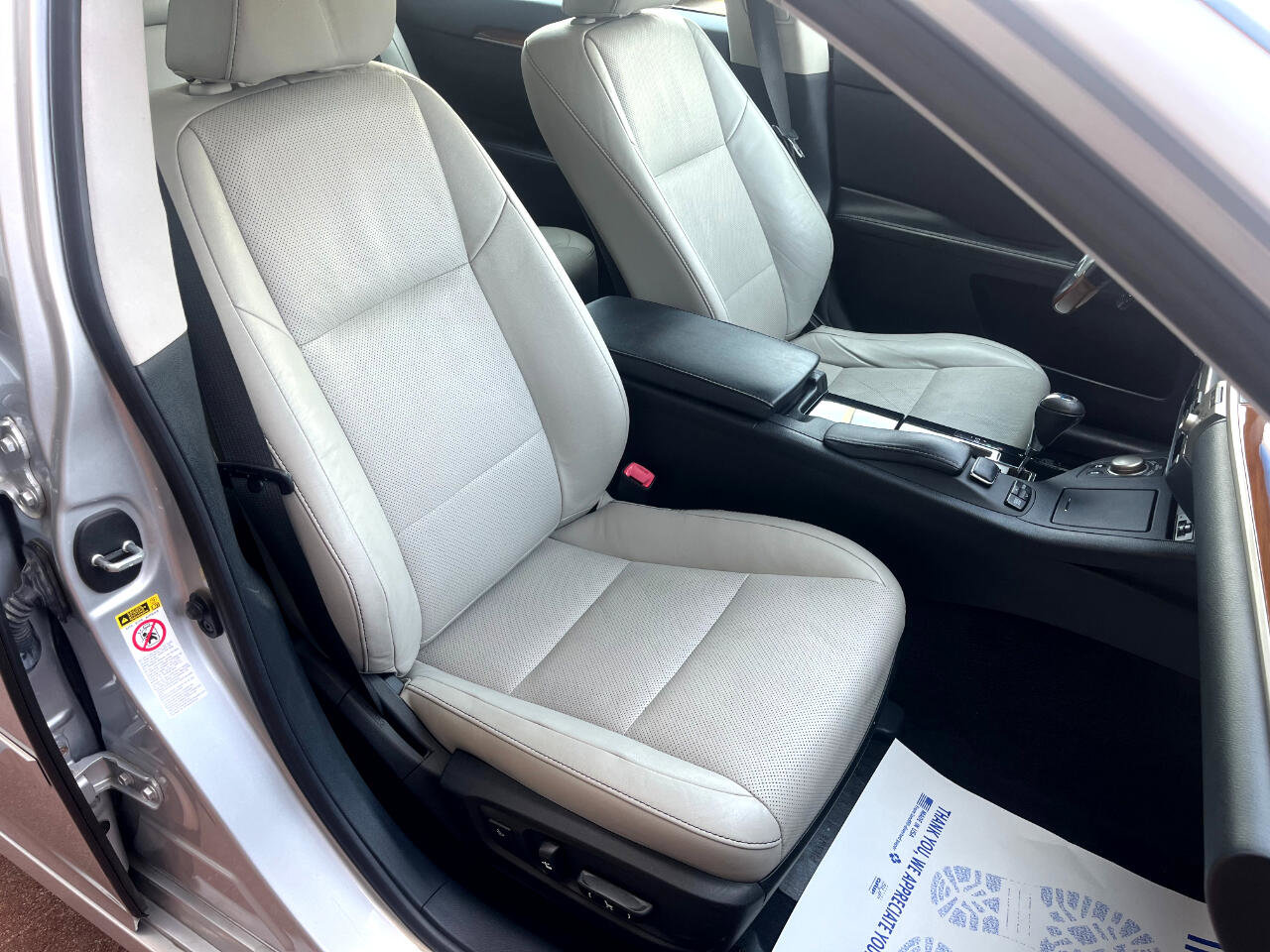 Used 2013 Lexus ES 300h image 19