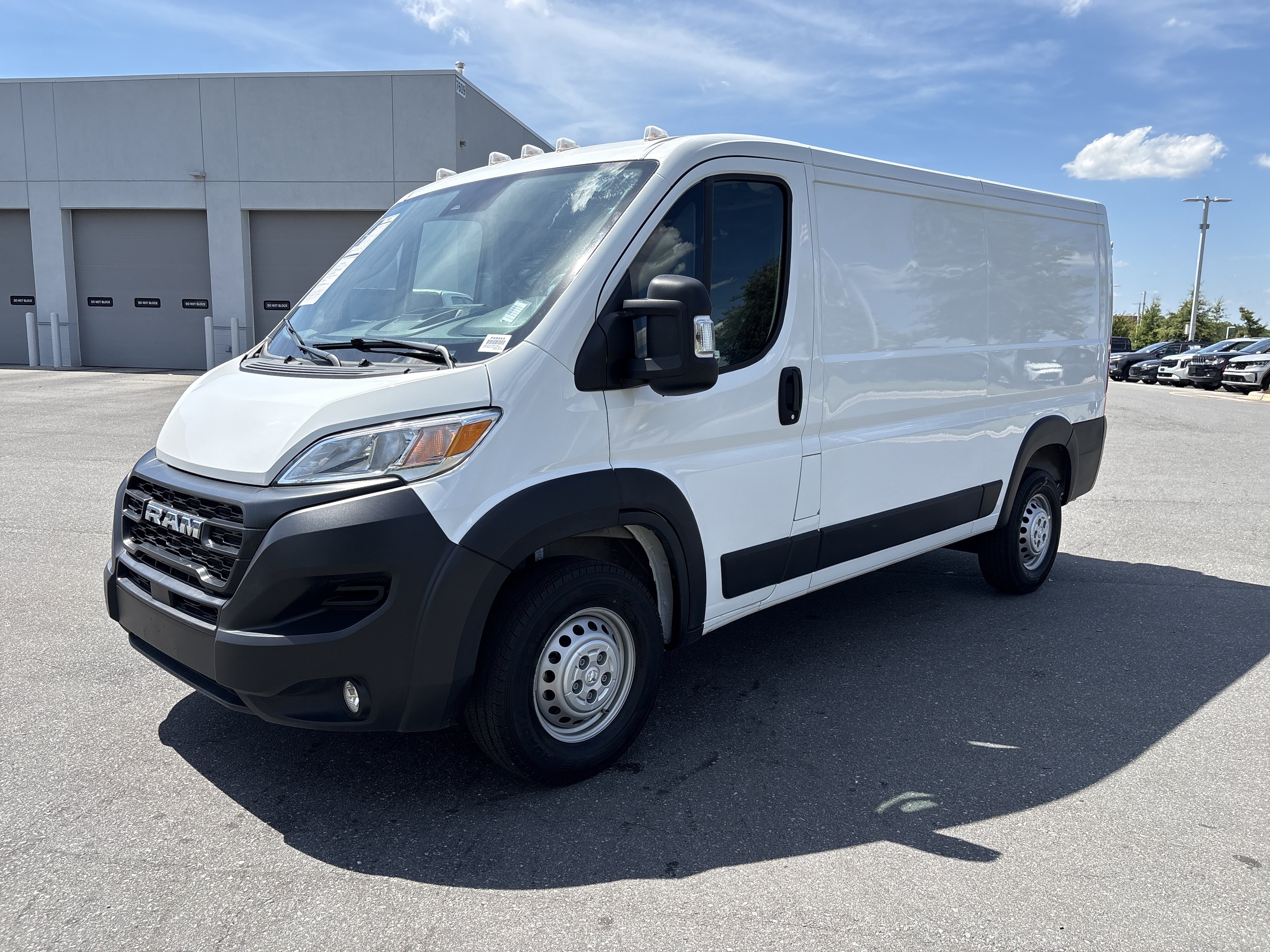 Used 2025 RAM ProMaster 2500 w/ Convenience Group FWD image 5