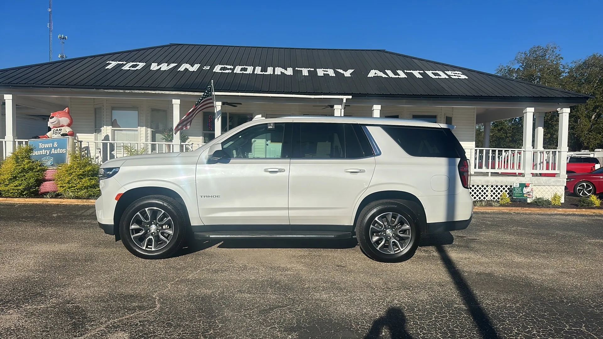 Used 2021 Chevrolet Tahoe LT w/ Rear Media and Nav Package image 8