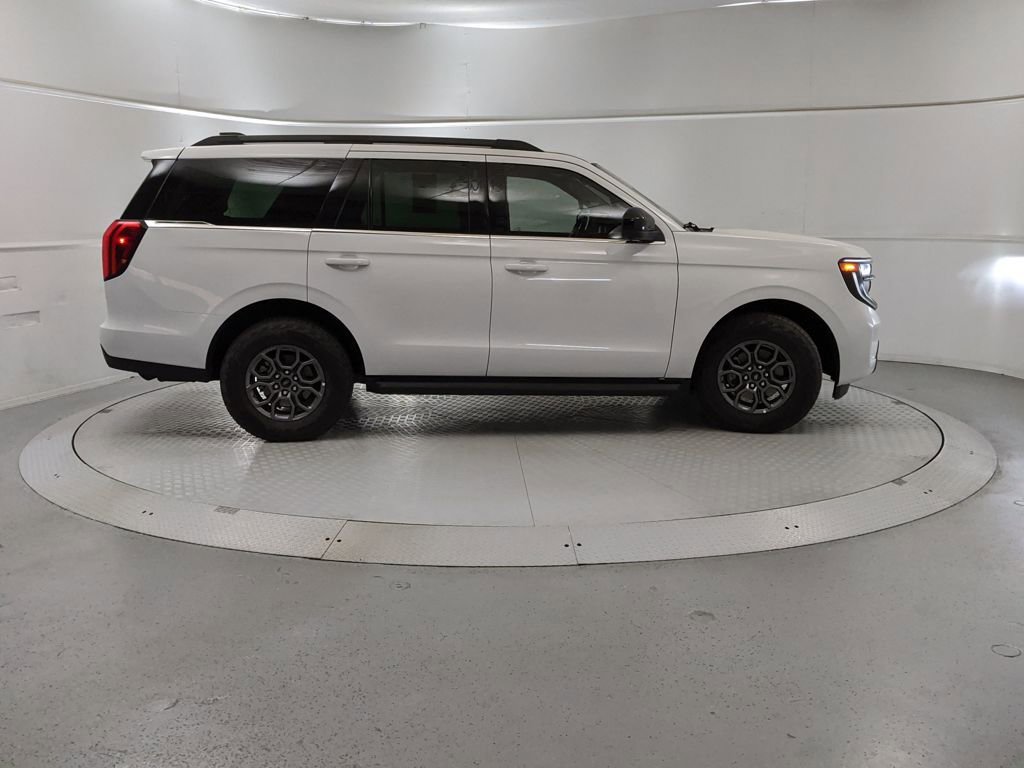 New 2025 Ford Expedition Active image 2