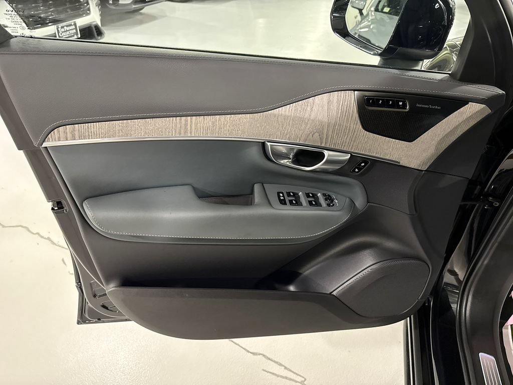 Certified 2024 Volvo XC90 B6 Ultimate w/ Protection Package Premier AWD/4WD image 9