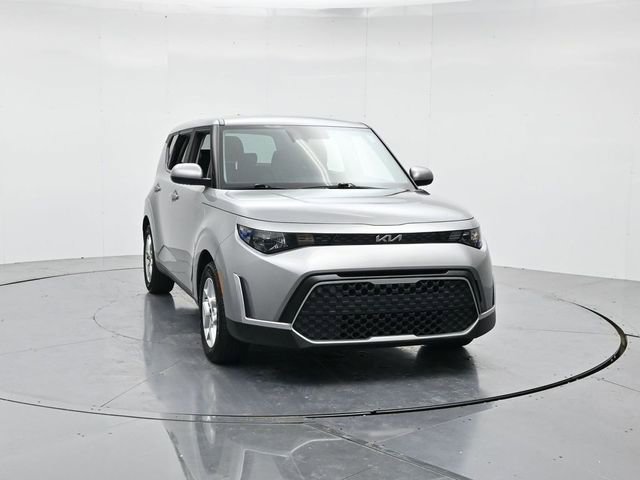 Used 2023 Kia Soul LX w/ LX Technology Package image 4
