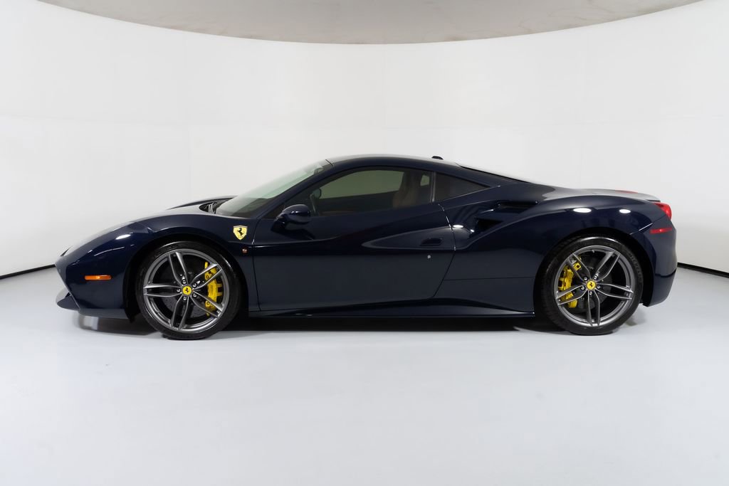 Used 2017 Ferrari 488 GTB RWD image 3