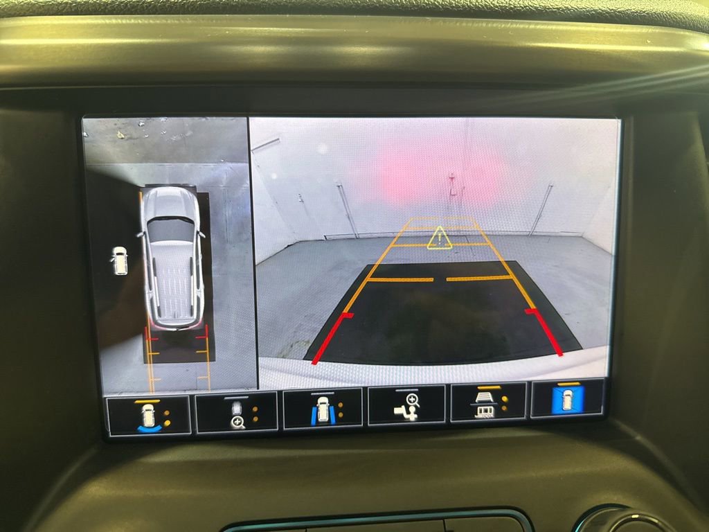 Used 2022 GMC Acadia AT4 w/ Technology Package image 14