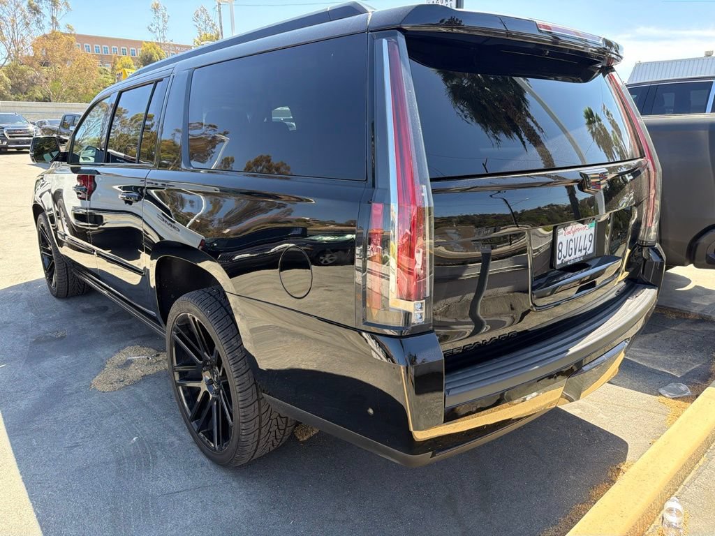 Used 2019 Cadillac Escalade ESV Premium Luxury AWD/4WD image 6