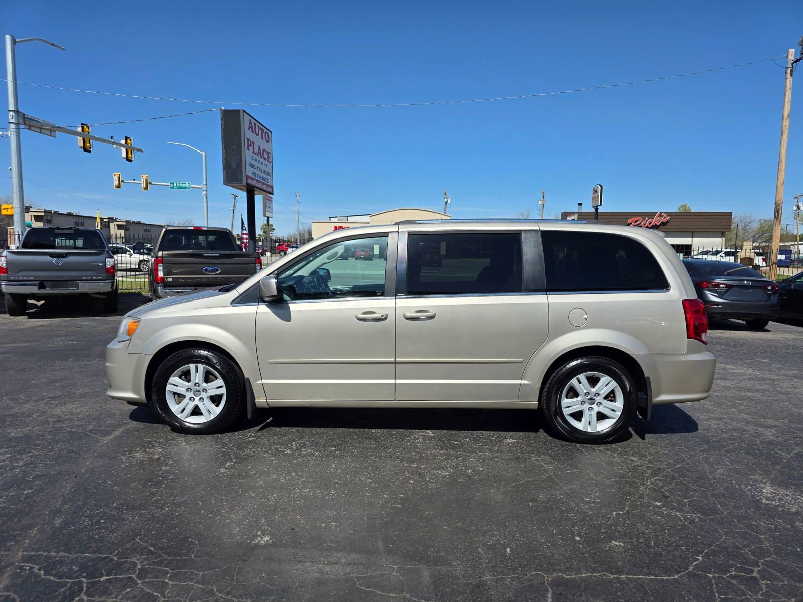Used 2013 Dodge Grand Caravan Crew w/ Entertainment Group 1 image 26