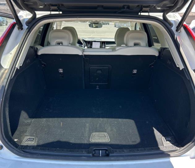 Used 2025 Volvo XC60 B5 Core AWD/4WD image 10