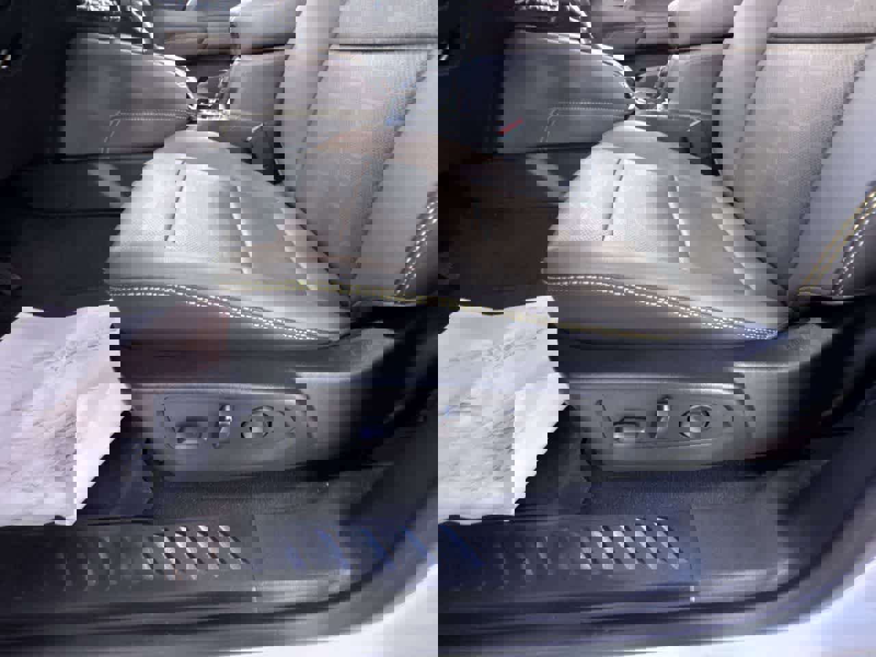 Used 2024 Chevrolet Colorado ZR2 w/ ZR2 Convenience Package III image 13