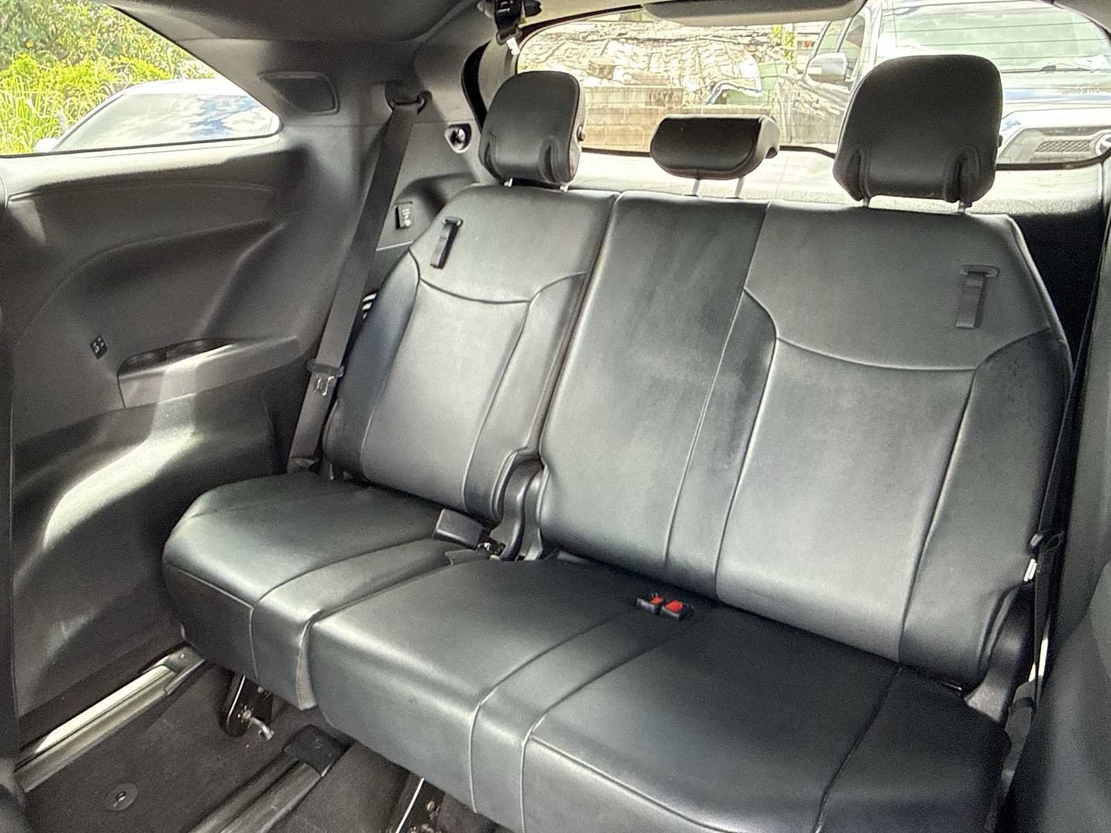 Used 2022 Toyota Sienna XSE FWD image 25