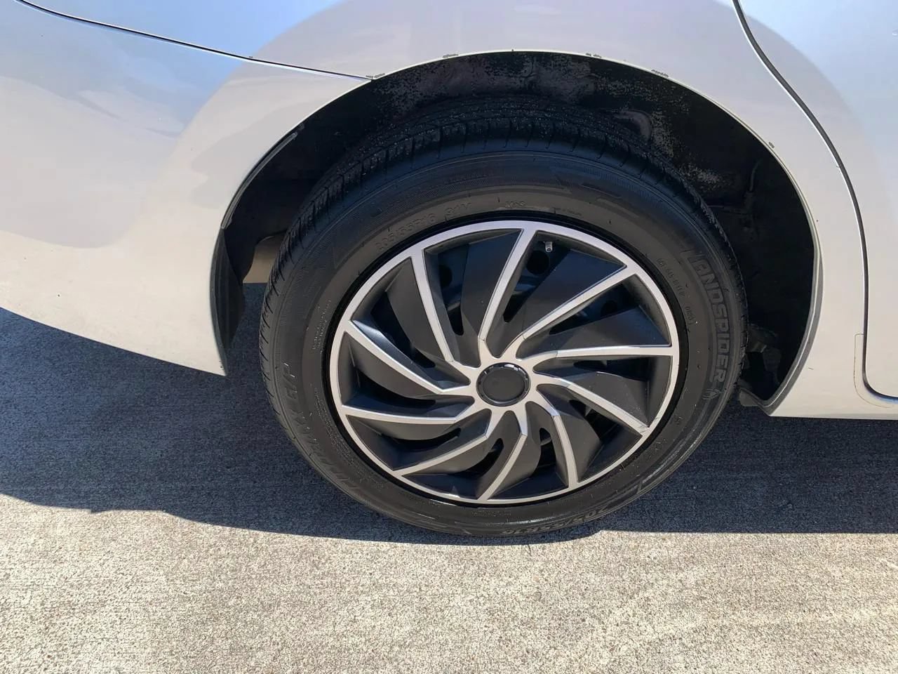 Used 2015 Toyota Corolla LE FWD image 24