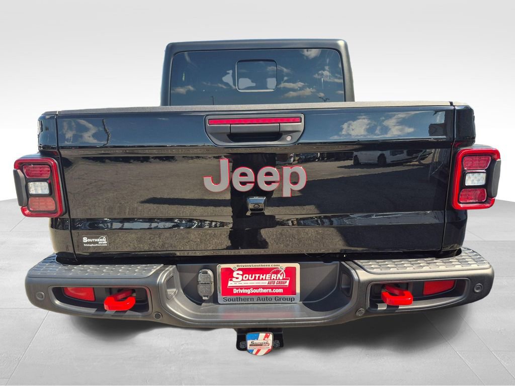Used 2025 Jeep Gladiator Rubicon w/ Safety Group AWD/4WD image 5