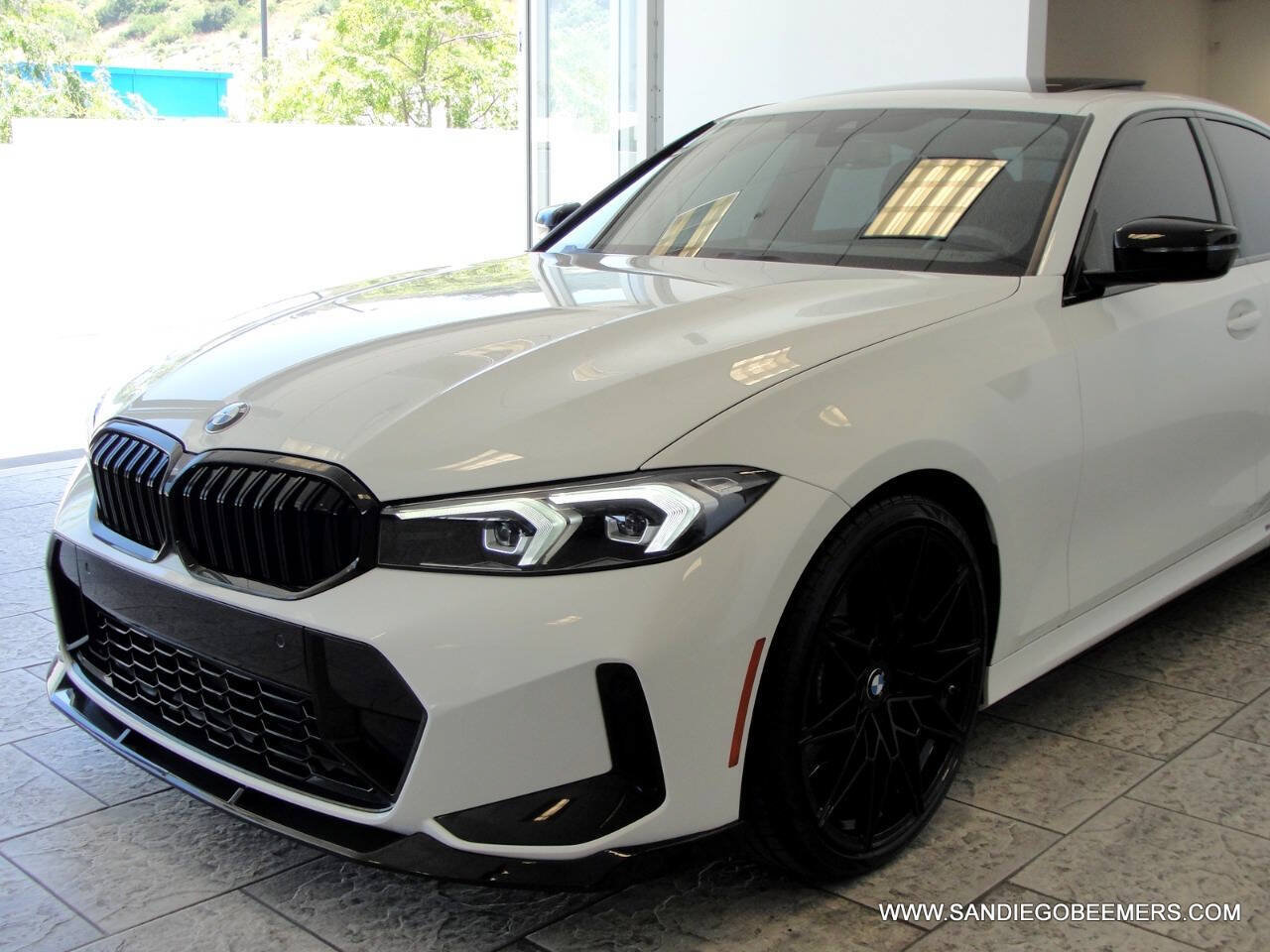 Used 2023 BMW 330i Sedan w/ M Sport Package RWD image 40