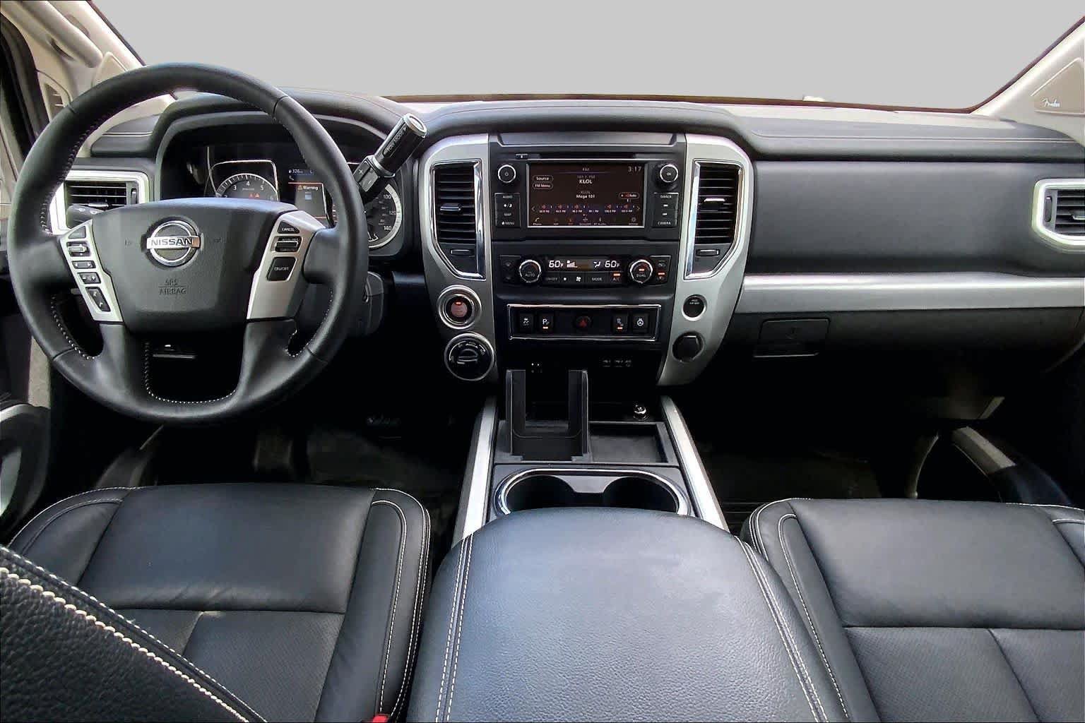 Used 2019 Nissan Titan PRO-4X w/ Pro-4x Convenience Package AWD/4WD image 16