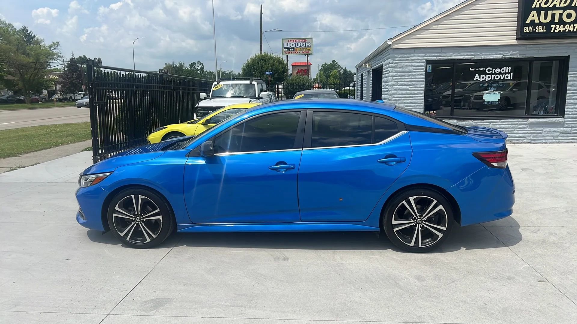 Used 2021 Nissan Sentra SR w/ Trunk Package image 8
