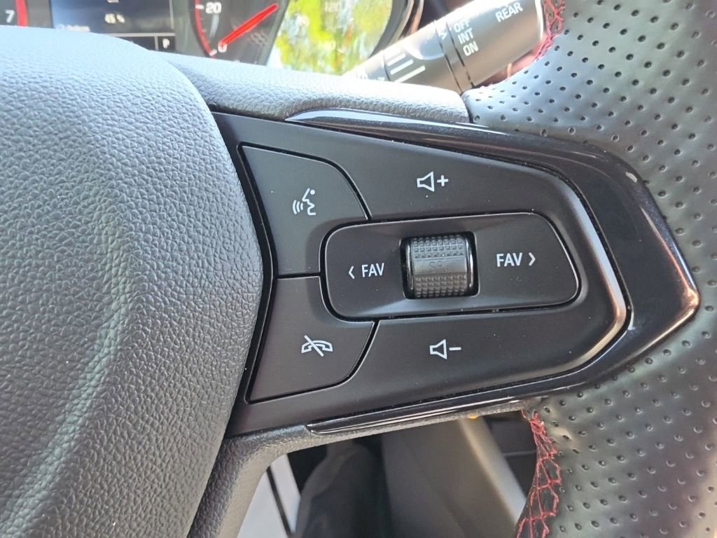 Certified 2024 Chevrolet Trax RS w/ Driver Confidence Package FWD image 12