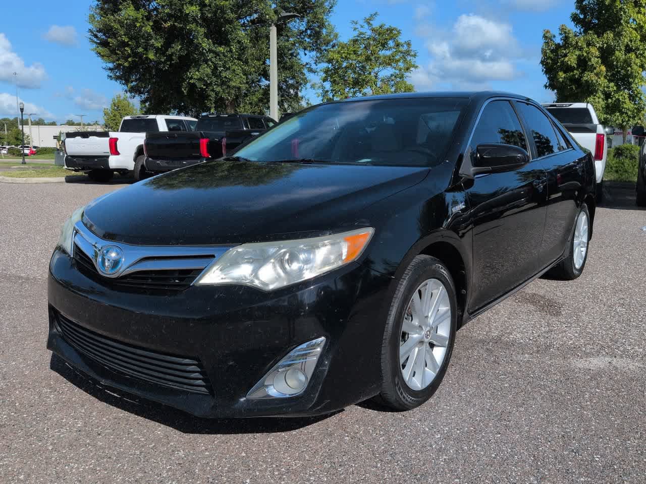 Used 2013 Toyota Camry XLE FWD image 2